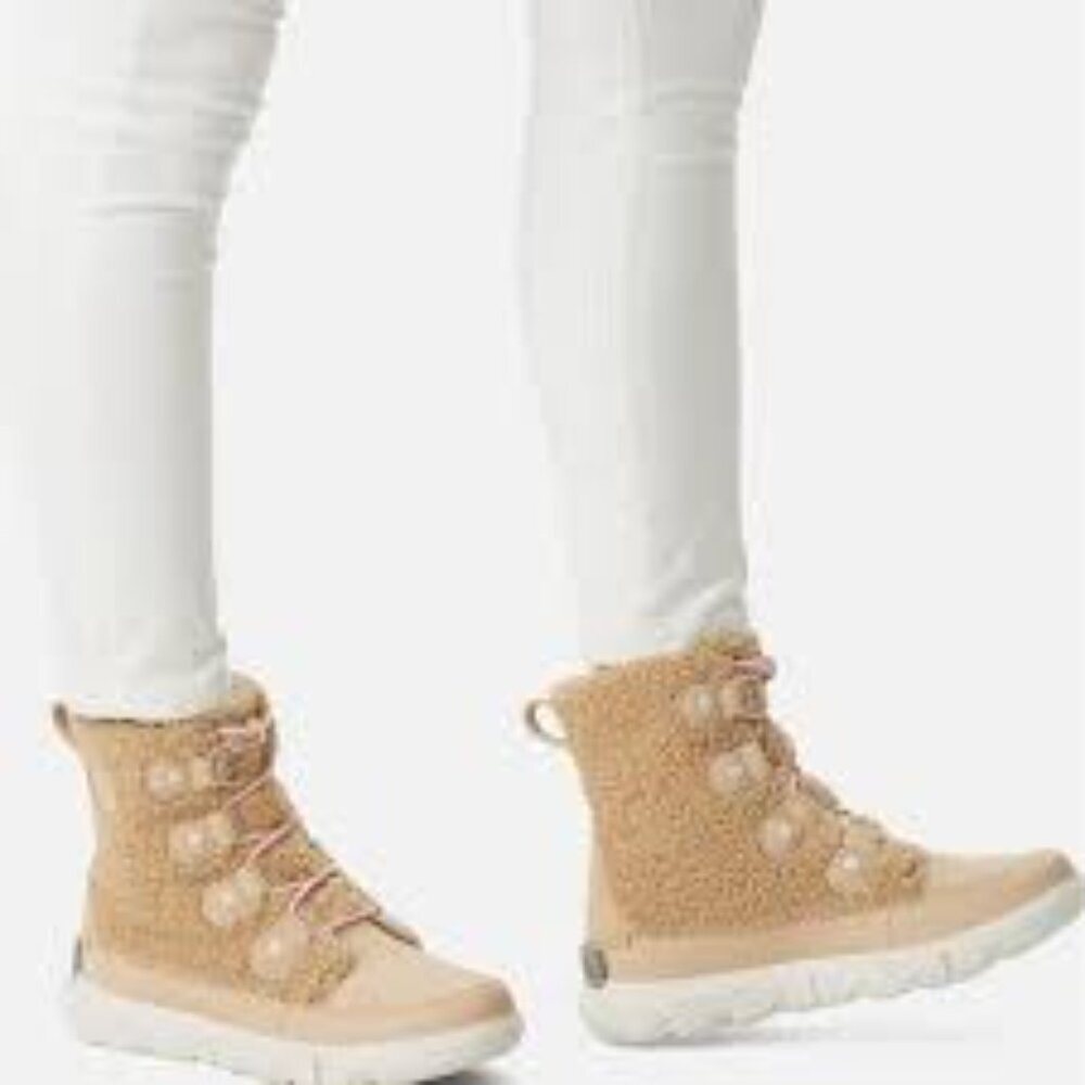 NWT Sorel Faux Fur Lined Boots Girls Size 3 and 4